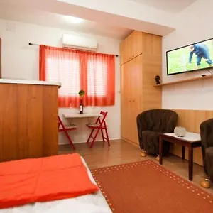 Centar 1 Private With Ensuite And Kitchenette Apartamento