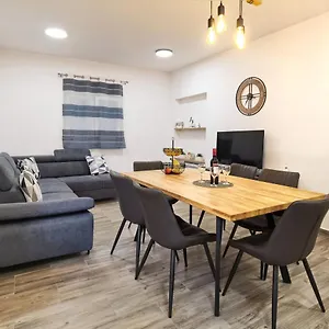 Apartament Nova, Split